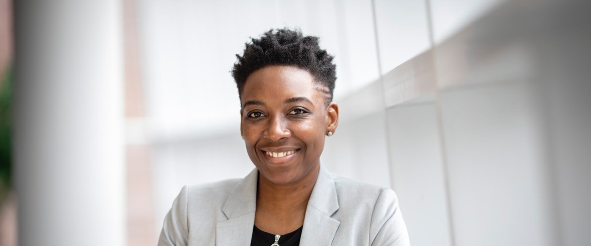 Posing for a Professional Business Photo: Tips and Tricks